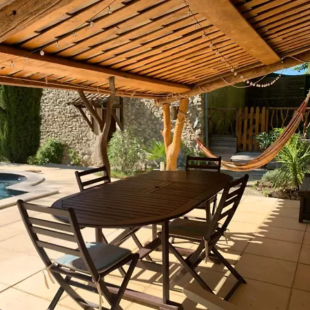 Сasa de vacaciones Mas Ancien Sans Vis-à-vis Avec Piscine Chauffé Dans Les Collines Les Pilles